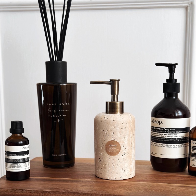 Lotiondispenser van natuurstee - Luxury Natural Skincare recensie en prijs